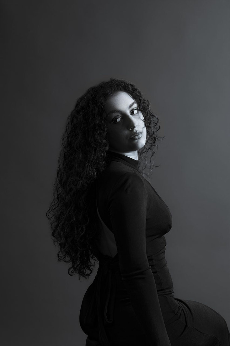Aria lifestyle portrait photography